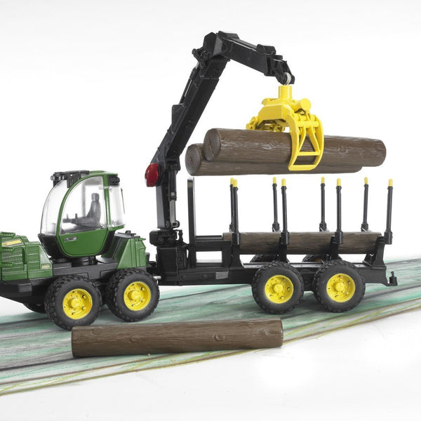 John Deere Tractor with Crane and 4 Logs