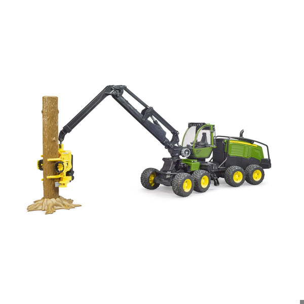 Δασοκομικό John Deere 1270G με κορμό δέντρου