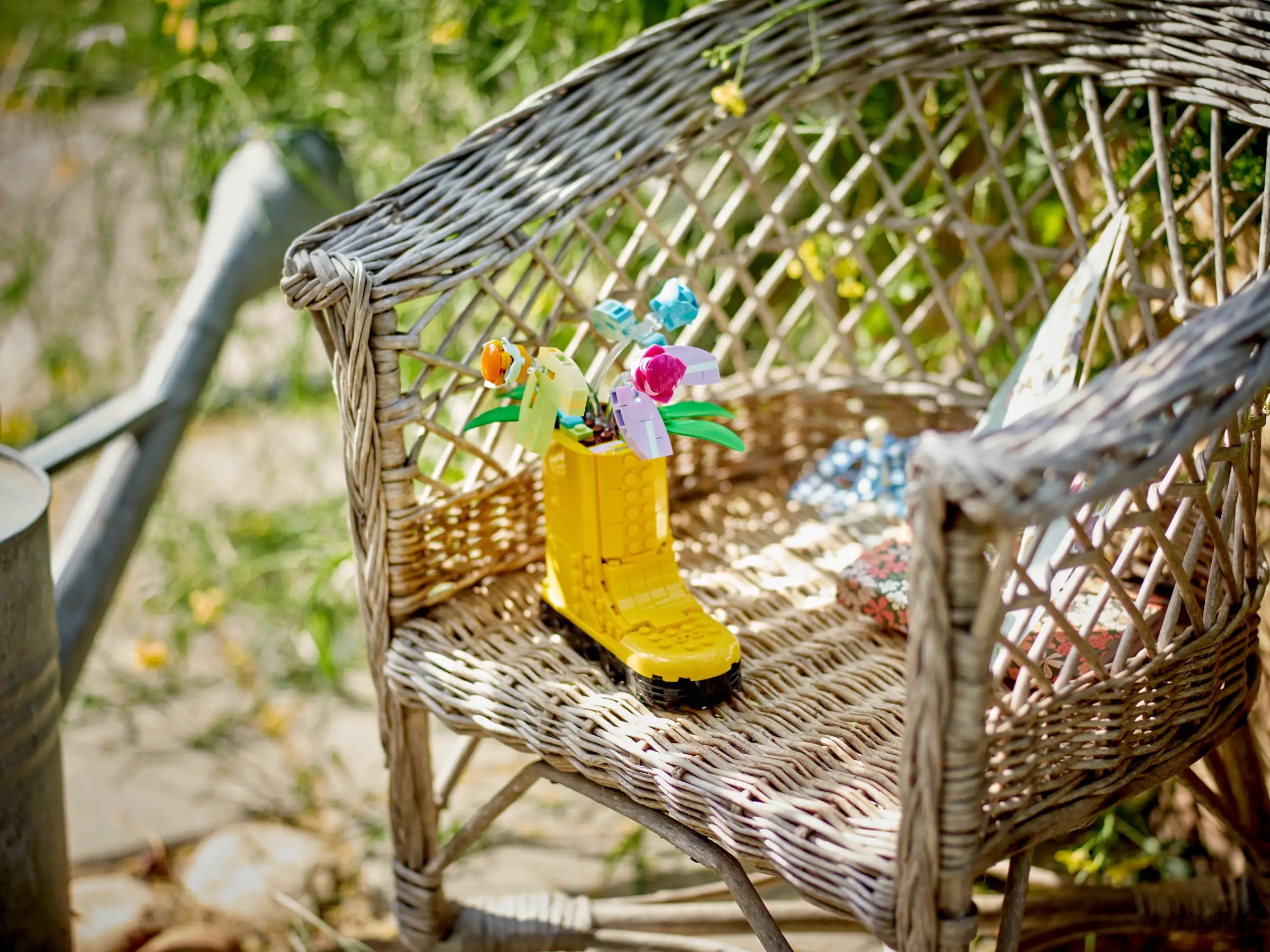 LEGO: Flowers in Watering Can